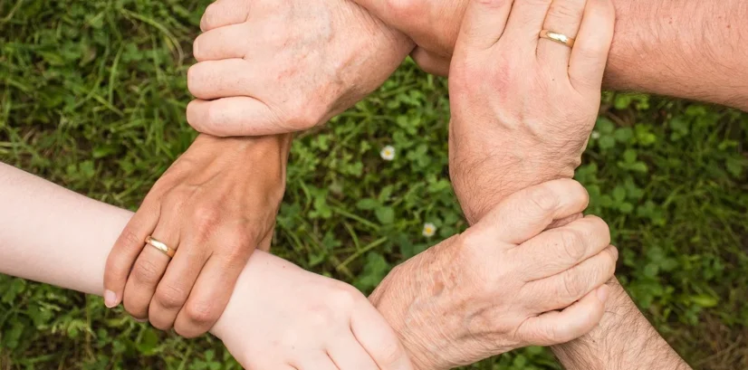SKUPAJ TUDI V TEŽKIH TRENUTKIH